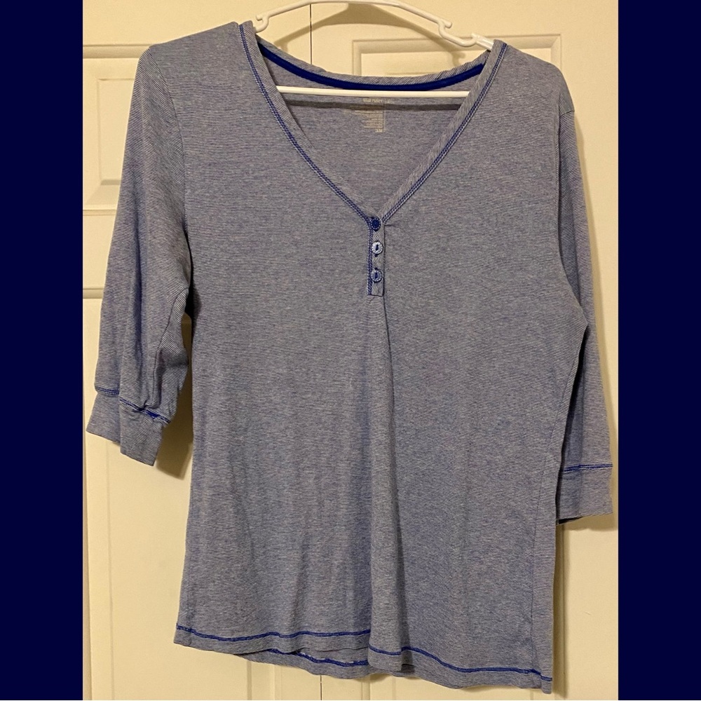 Comfy top for casual or sleep wear